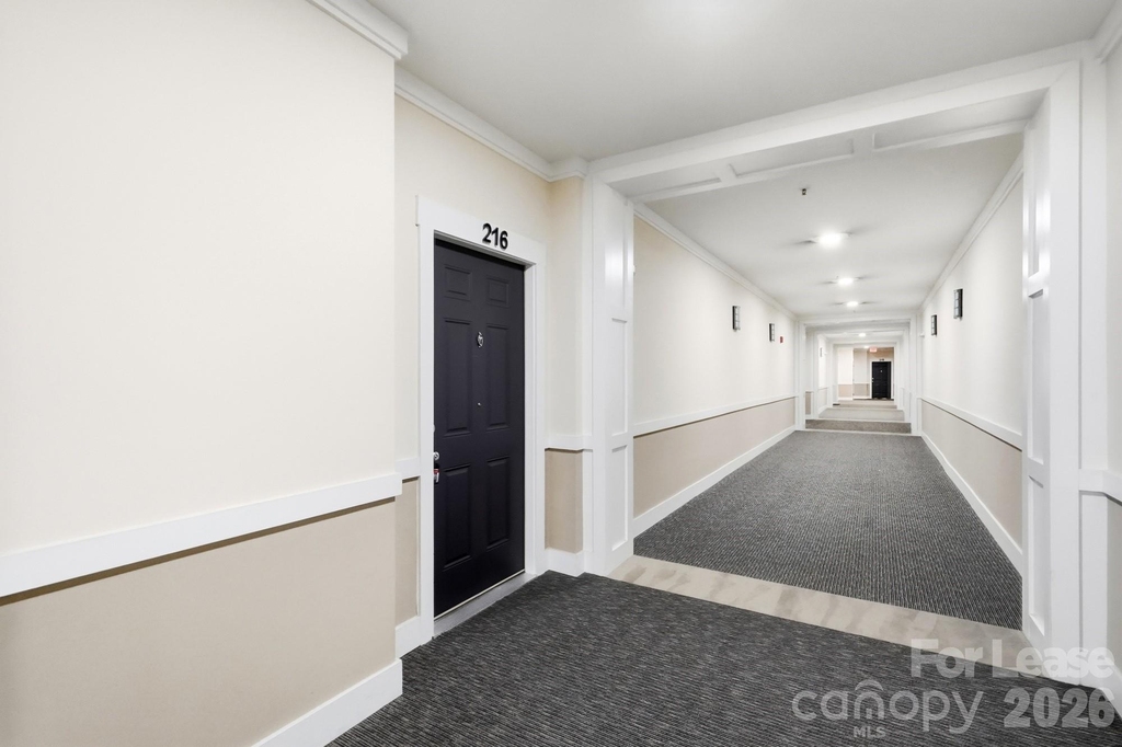 1000 E Woodlawn Road - Photo 10
