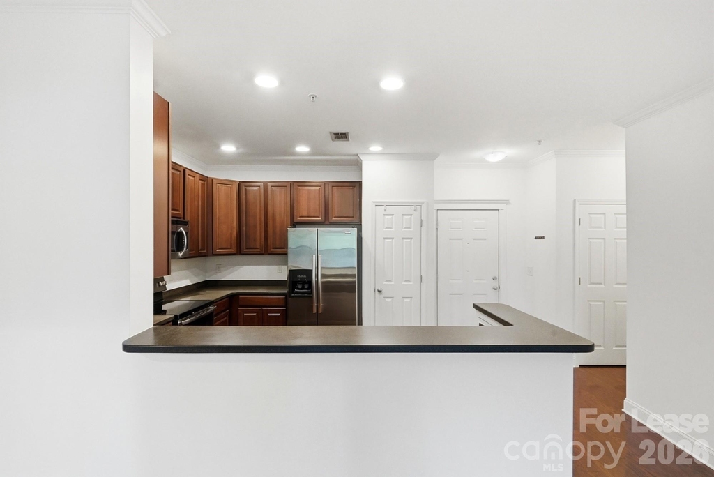1000 E Woodlawn Road - Photo 16