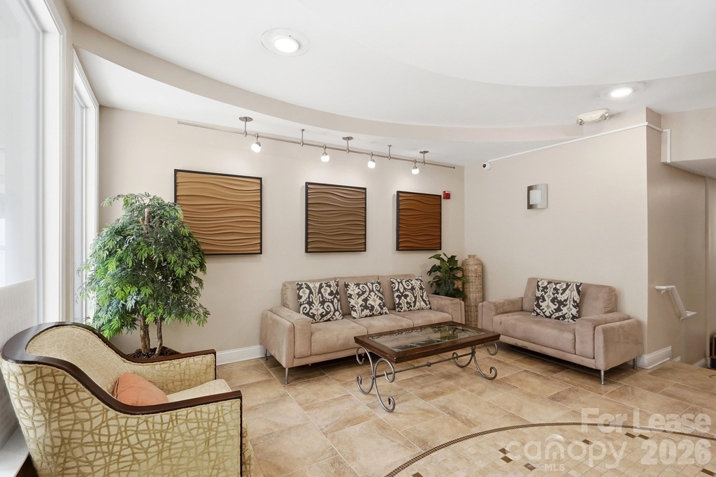1000 E Woodlawn Road - Photo 7