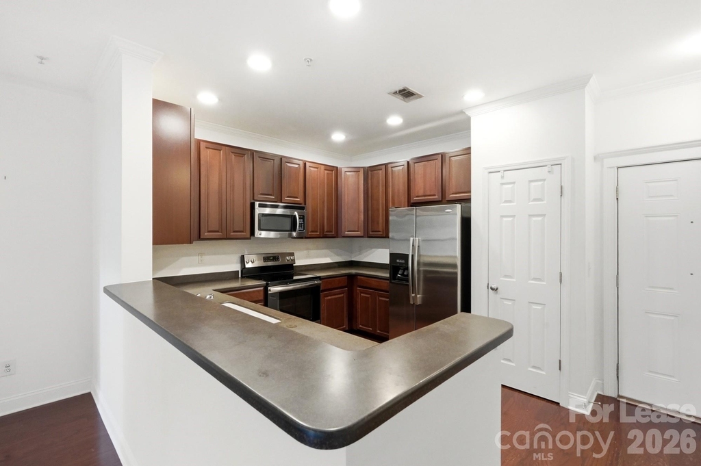 1000 E Woodlawn Road - Photo 15