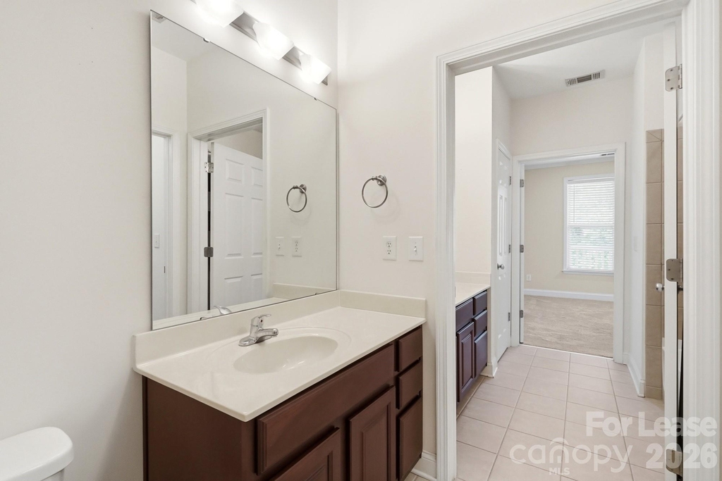 1000 E Woodlawn Road - Photo 37
