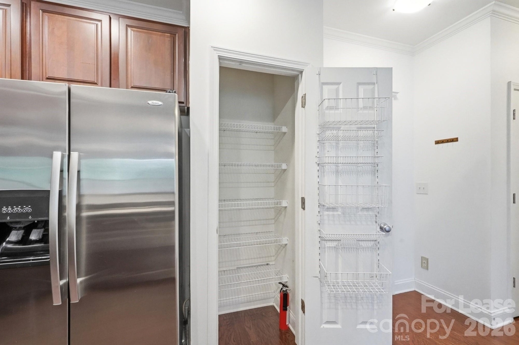 1000 E Woodlawn Road - Photo 21