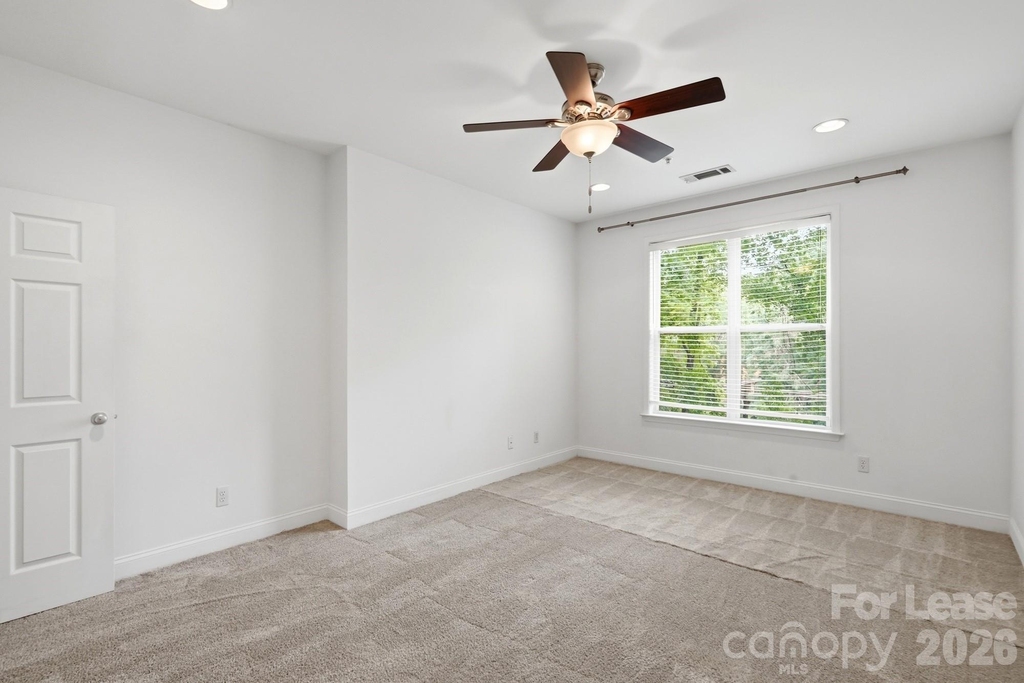 1000 E Woodlawn Road - Photo 41