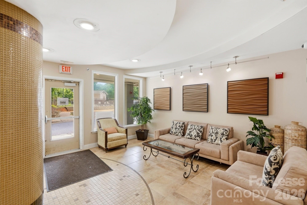 1000 E Woodlawn Road - Photo 8