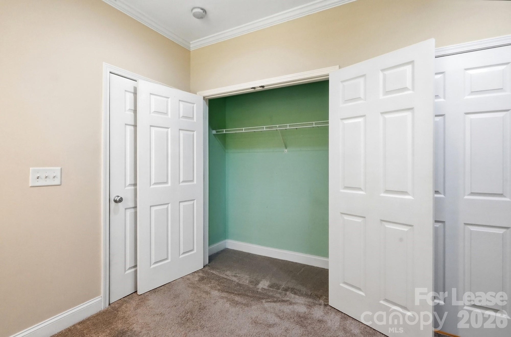 1000 E Woodlawn Road - Photo 33