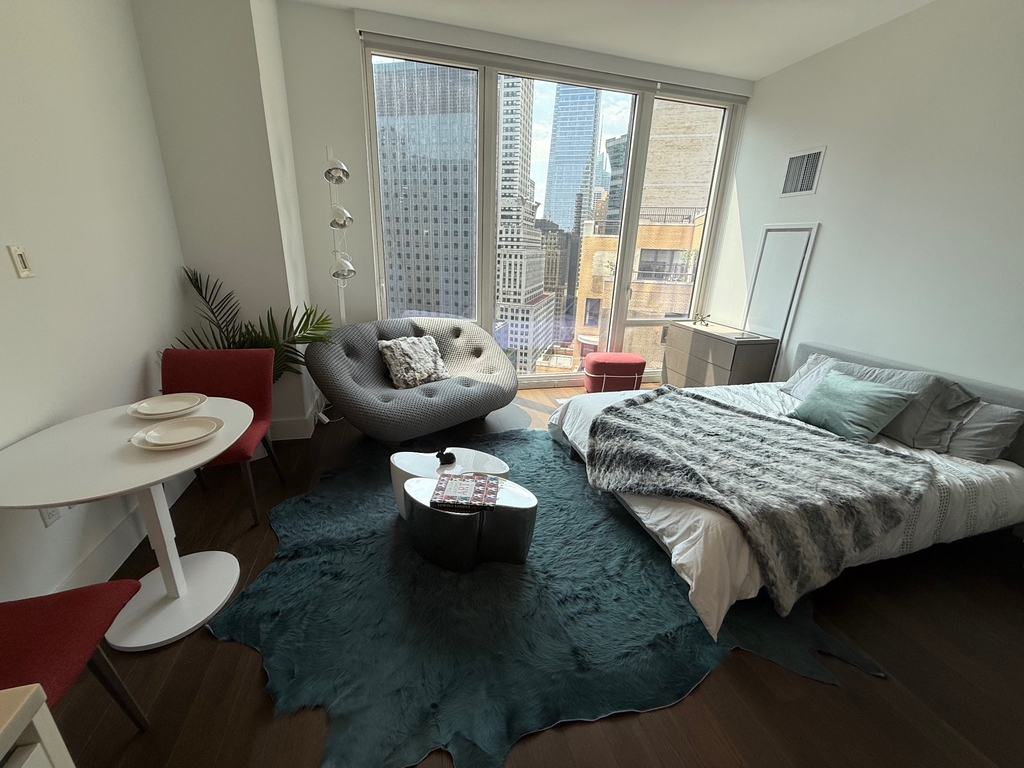 222 East 44th Street - Photo 1