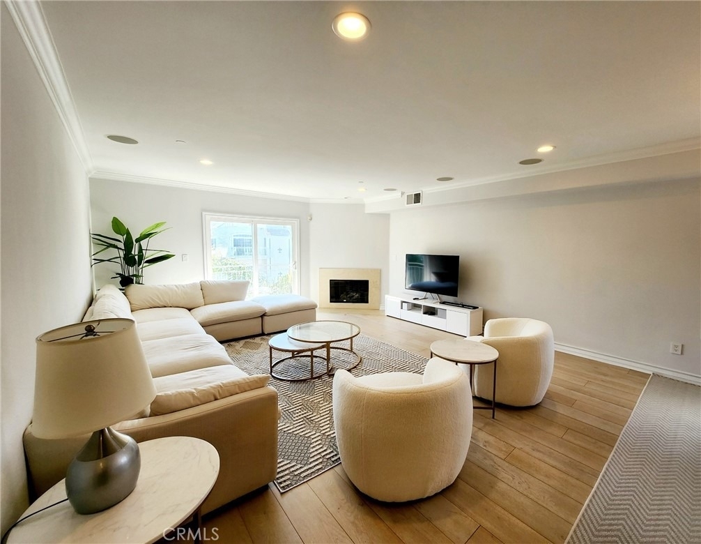 1920 Malcolm Avenue - Photo 2