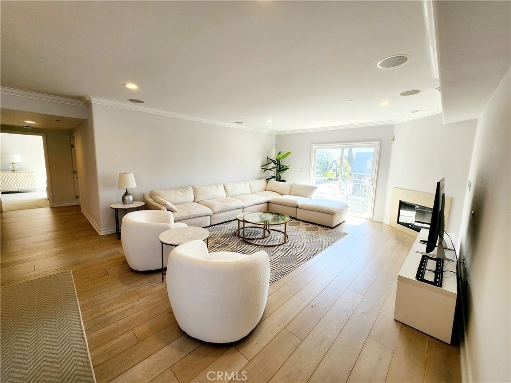 1920 Malcolm Avenue - Photo 3