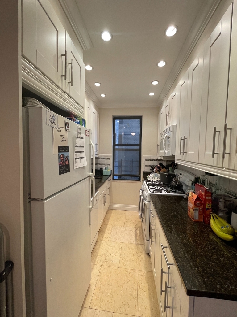 72nd Street between First and York Avenue - Photo 2