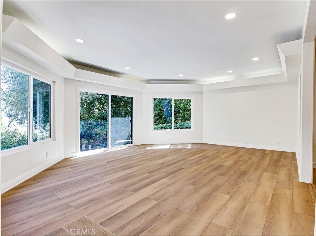 10563 Lindbrook Drive - Photo 3