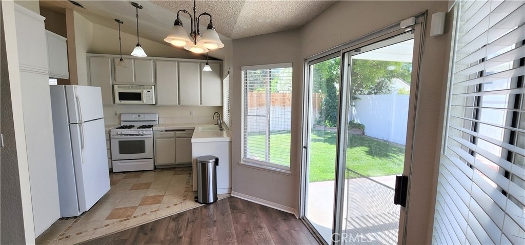 3219 W Avenue J4 - Photo 7
