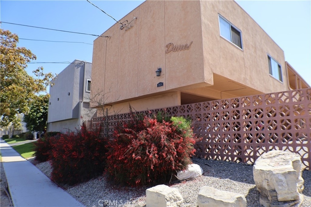 21024 Reynolds Drive - Photo 0
