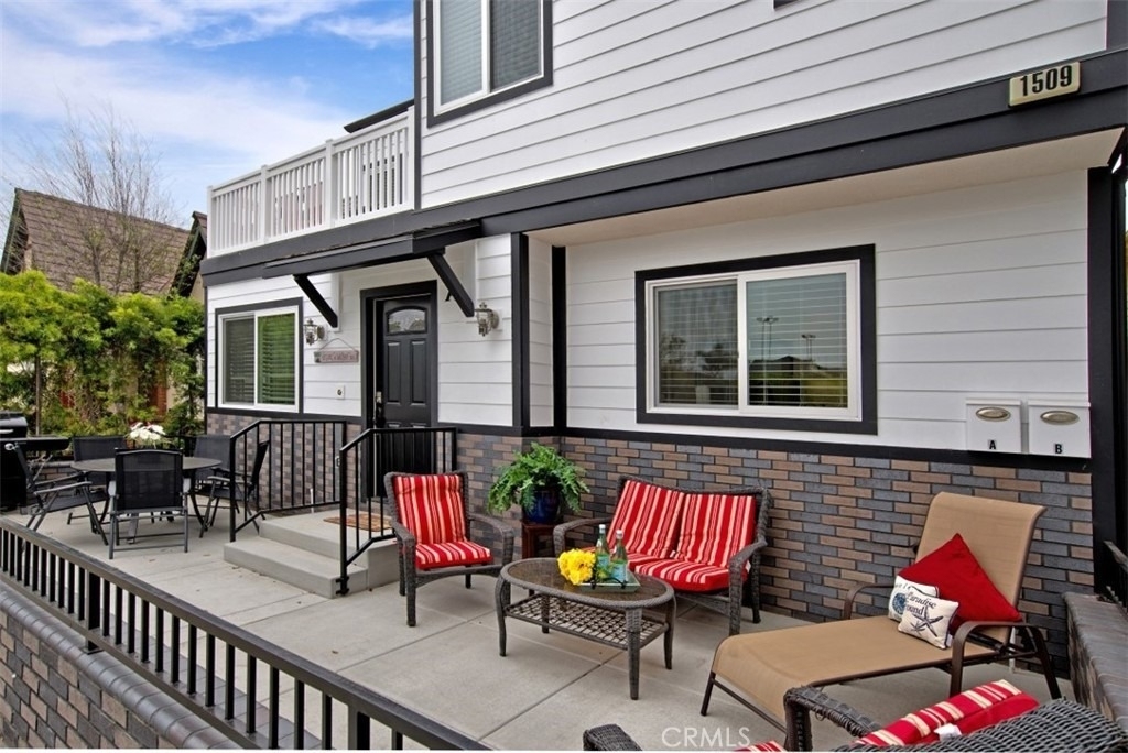 1509 E Balboa Boulevard - Photo 1