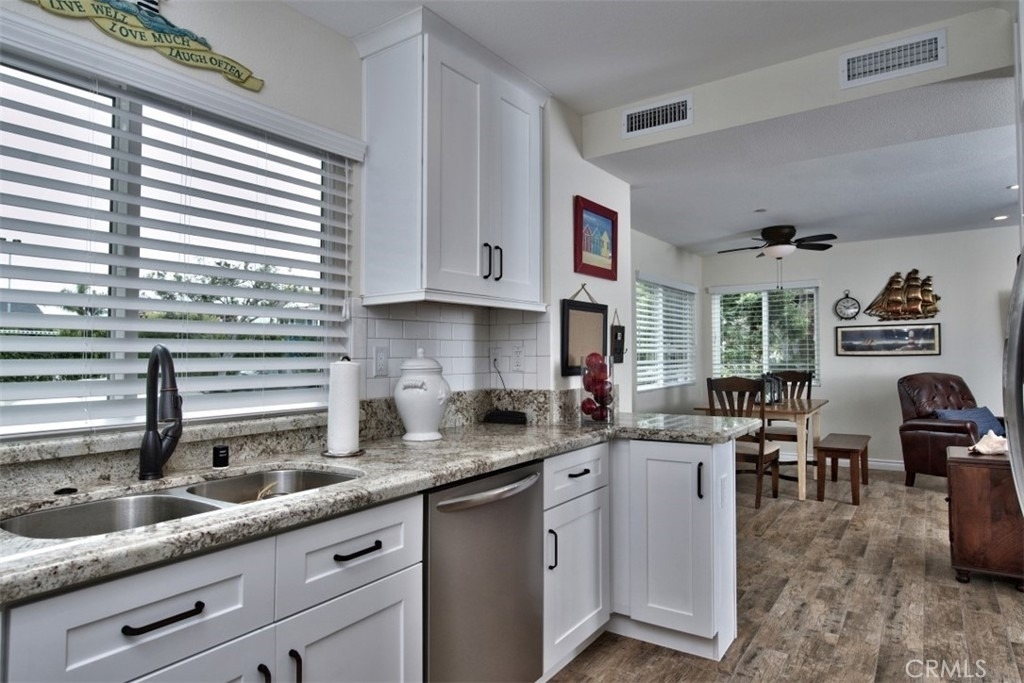 1509 E Balboa Boulevard - Photo 6