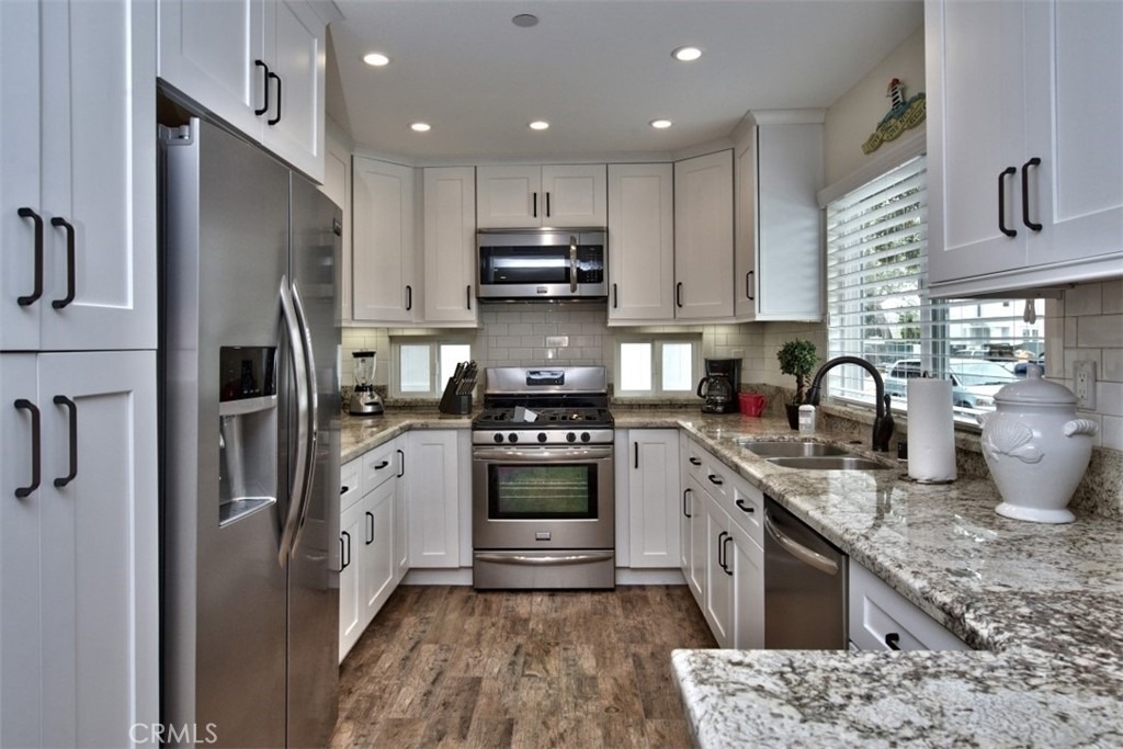 1509 E Balboa Boulevard - Photo 5