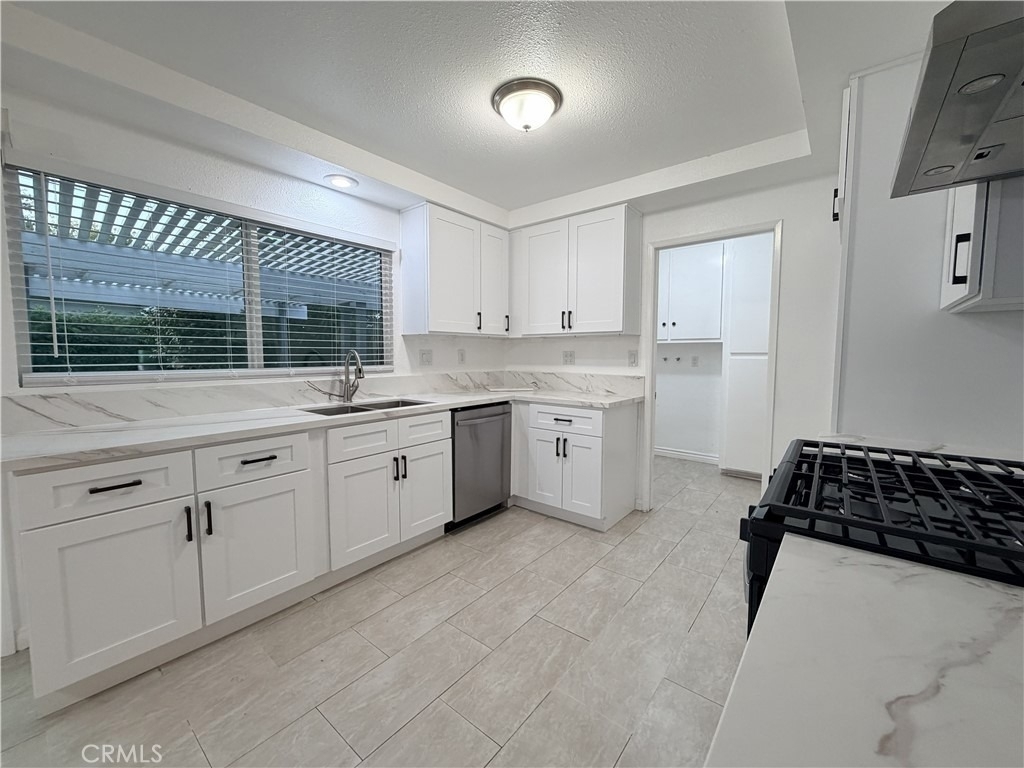 701 E 21st Street - Photo 4