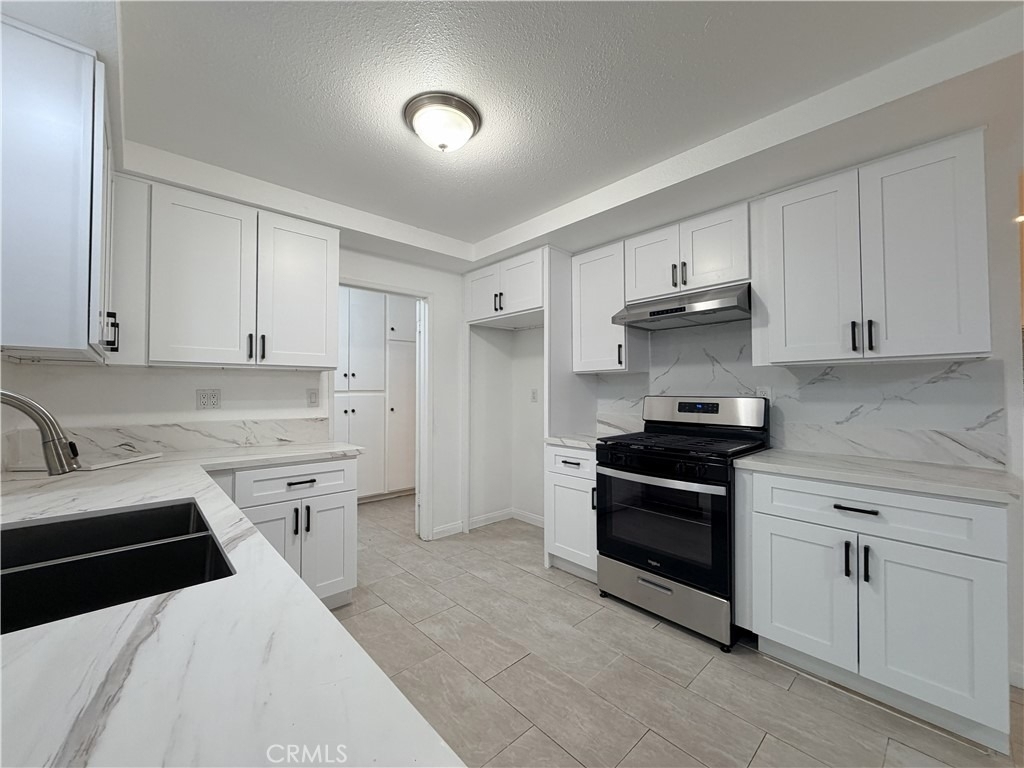 701 E 21st Street - Photo 3
