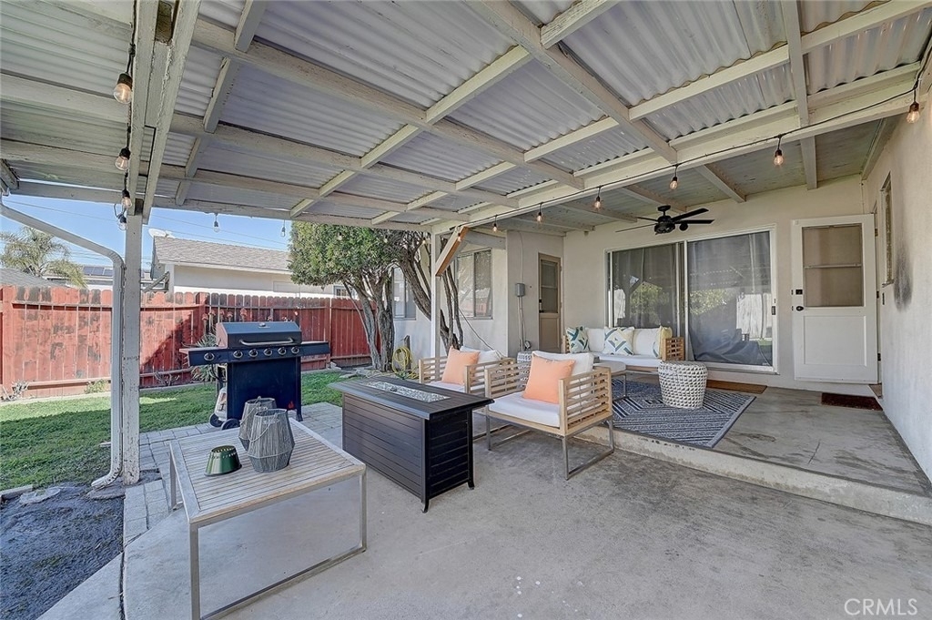 444 N Shattuck Place - Photo 10