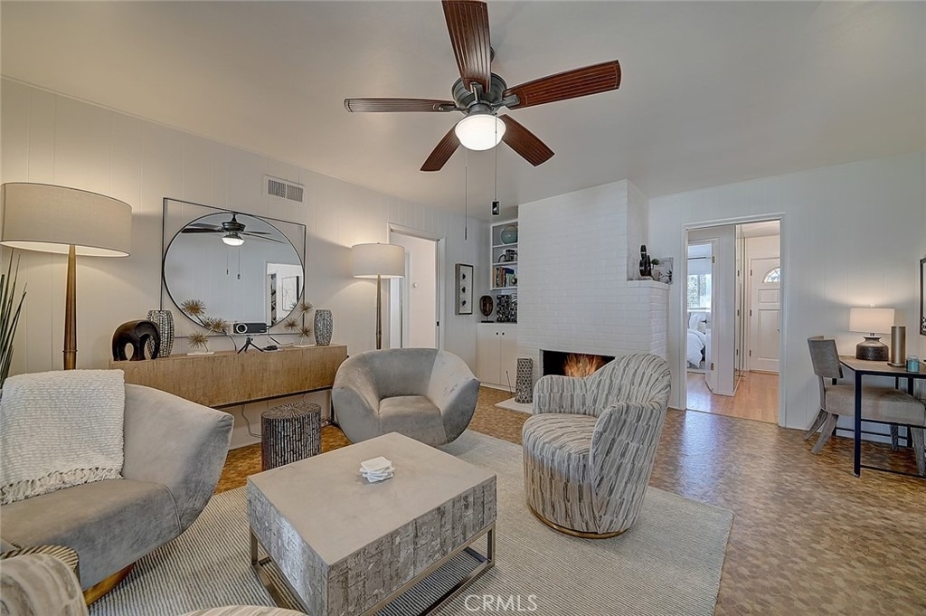 444 N Shattuck Place - Photo 17