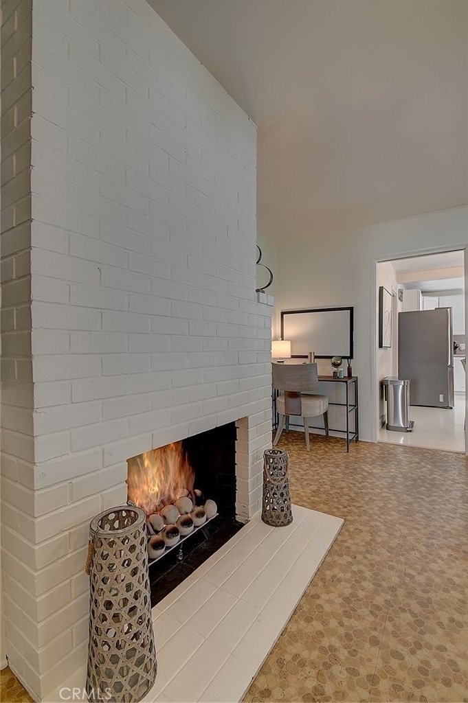 444 N Shattuck Place - Photo 19