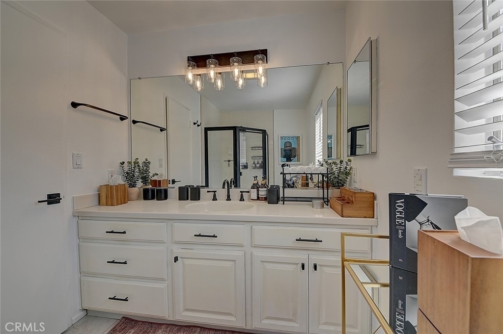 444 N Shattuck Place - Photo 54
