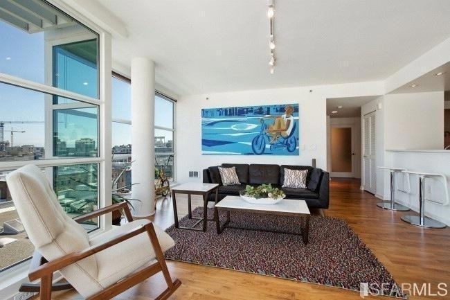 555 4th Street - Photo 3