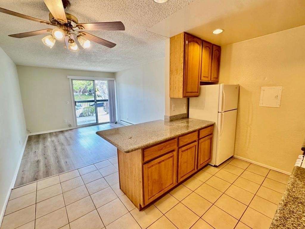 1126 Cherry Avenue - Photo 4