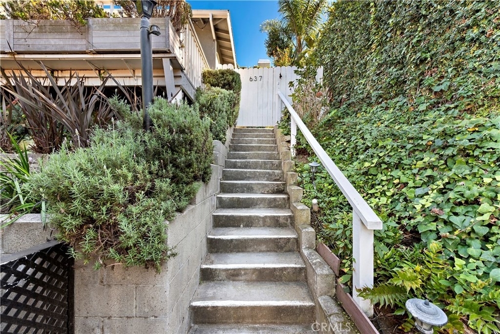 637 Saint Anns Drive - Photo 18