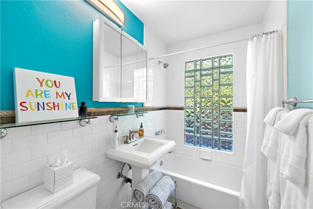 637 Saint Anns Drive - Photo 16