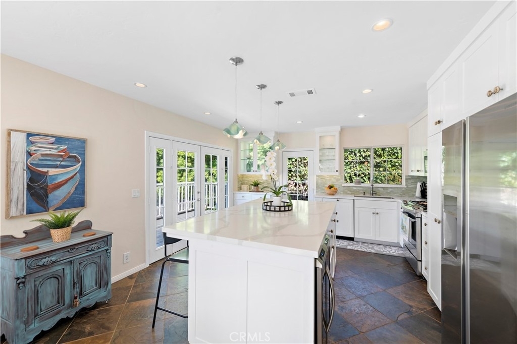 637 Saint Anns Drive - Photo 5