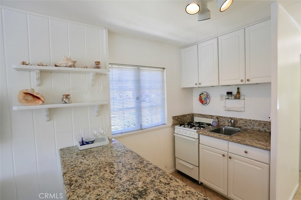 460 Saint Anns Drive - Photo 11