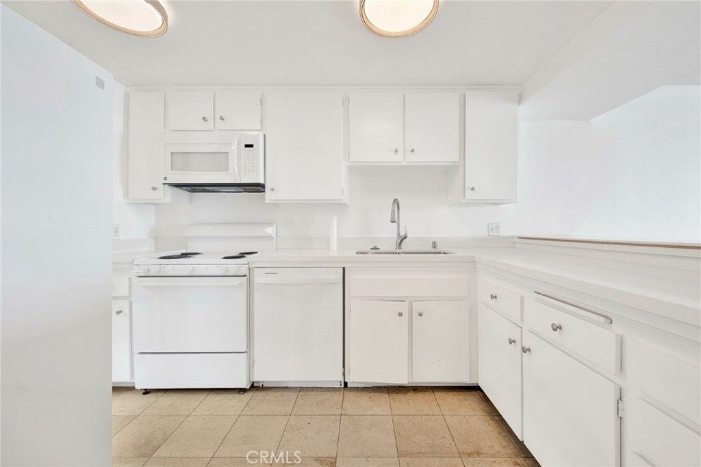 4314 Marina City Drive - Photo 15