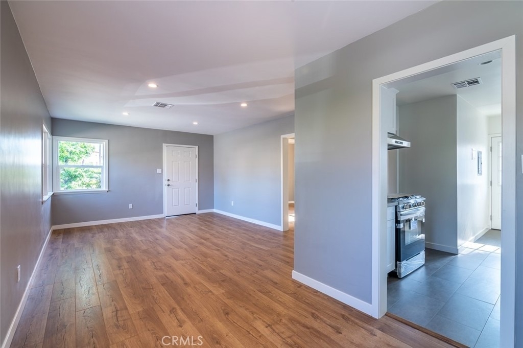 305 N Chevy Chase - Photo 3