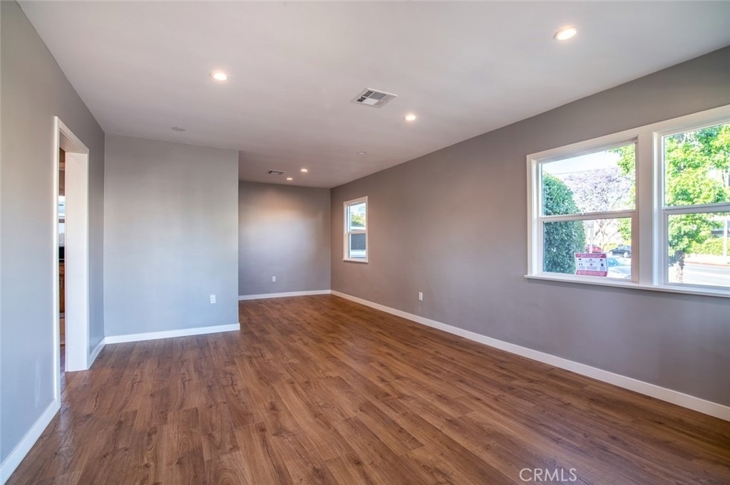 305 N Chevy Chase - Photo 11