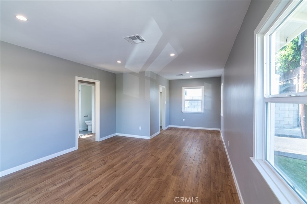 305 N Chevy Chase - Photo 2