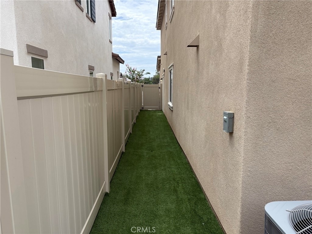 27548 Luna Avenue - Photo 24