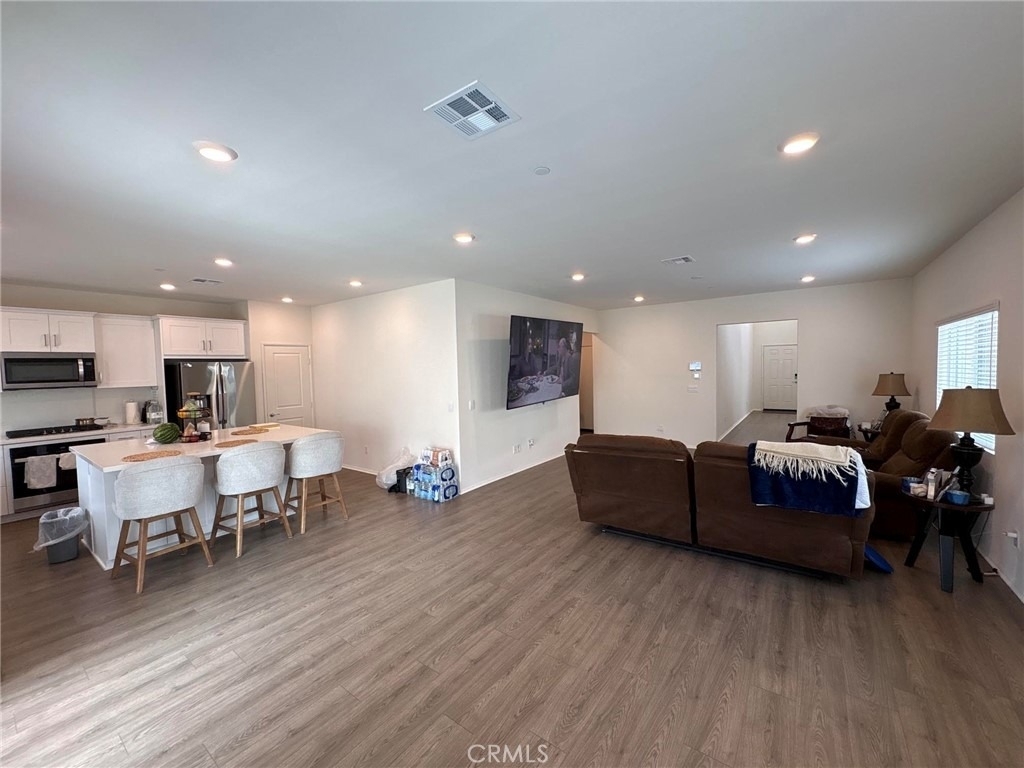 27548 Luna Avenue - Photo 2