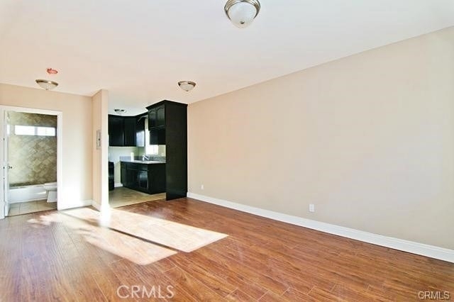 620 1/2 W 59th Place - Photo 4
