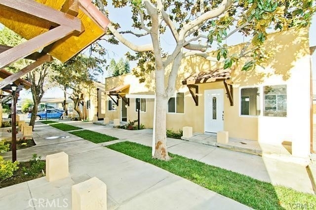 620 1/2 W 59th Place - Photo 8