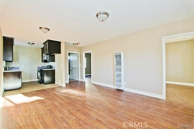 620 1/2 W 59th Place - Photo 9