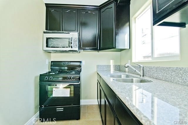 620 1/2 W 59th Place - Photo 2