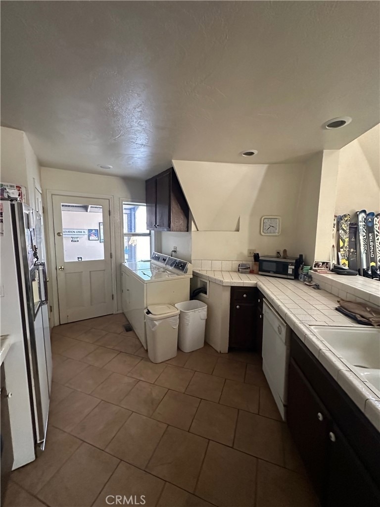 600 Summit Boulevard - Photo 24