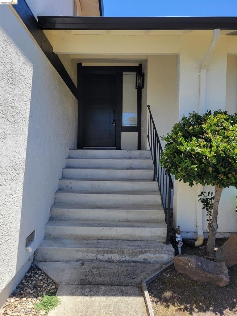 2210 Sierra Court - Photo 2