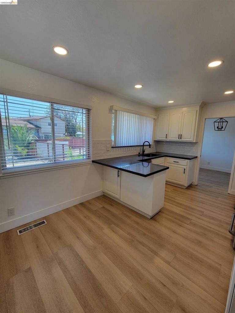 2210 Sierra Court - Photo 5