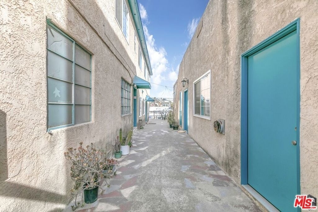 2400 Pacific Avenue - Photo 18