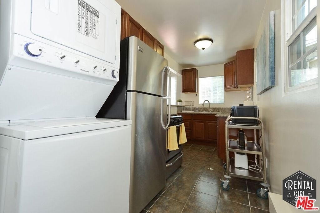 2400 Pacific Avenue - Photo 8