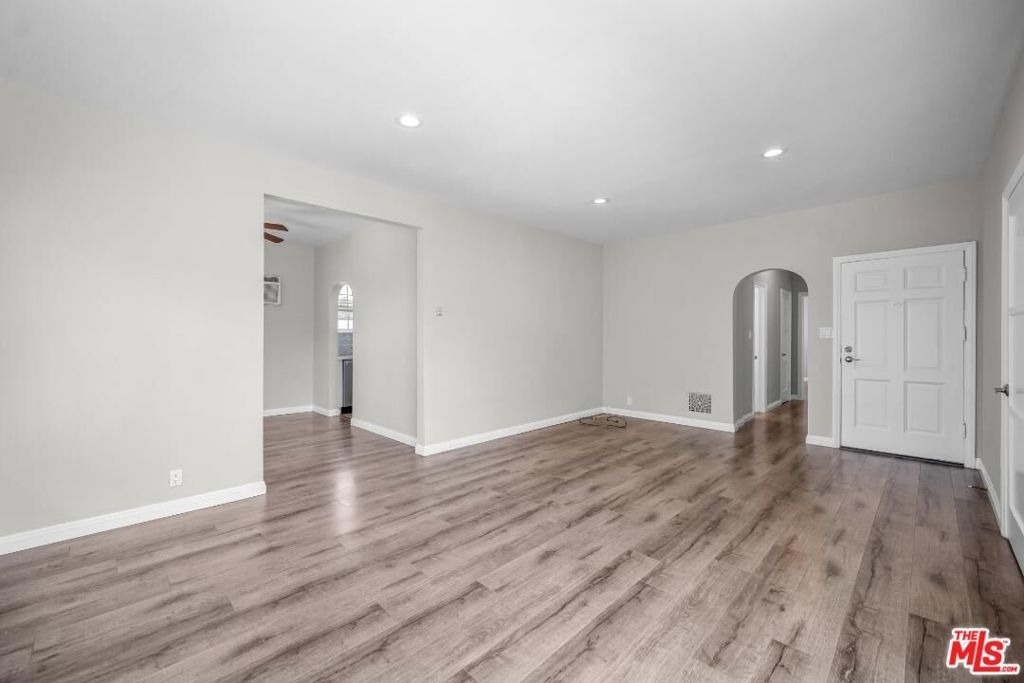 1223 1/2 4th Avenue - Photo 3