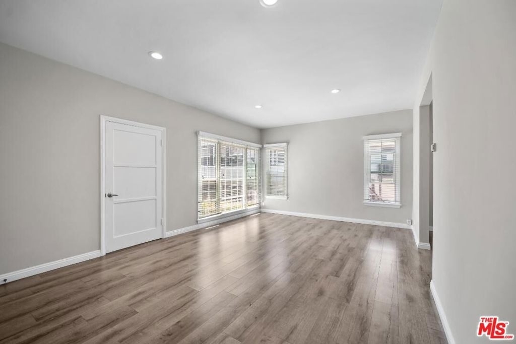 1223 1/2 4th Avenue - Photo 2