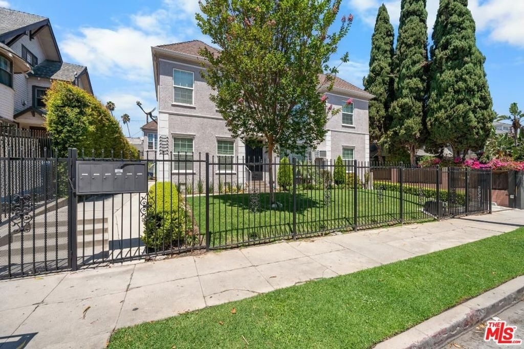 1223 1/2 4th Avenue - Photo 11