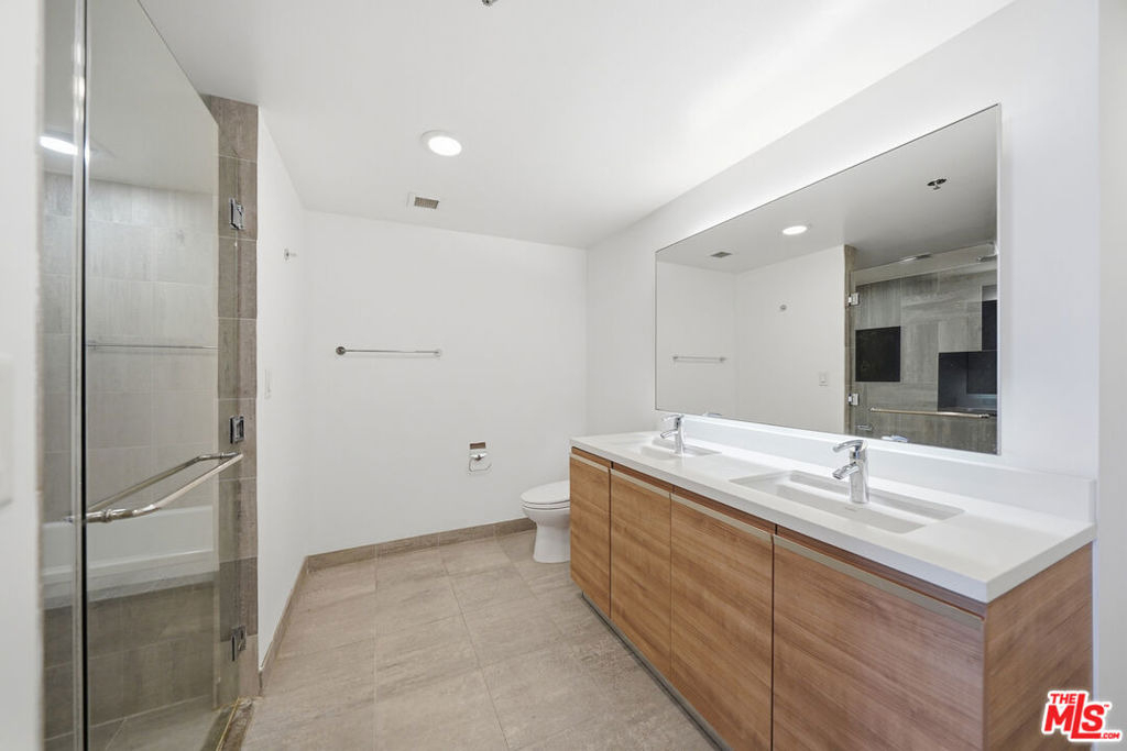3785 Wilshire Boulevard - Photo 23